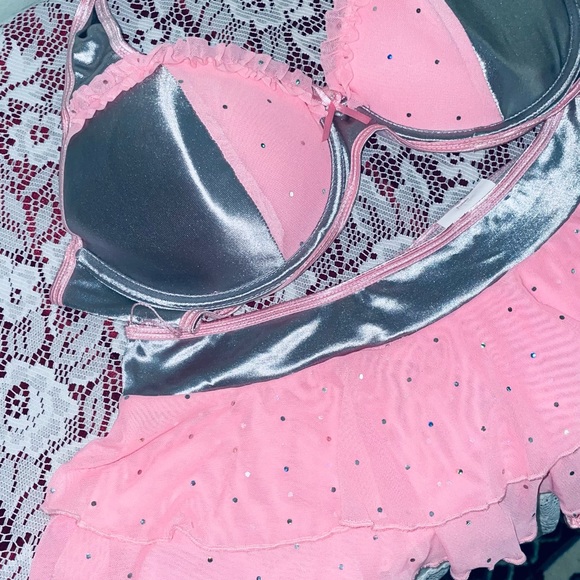 Lingerie - Picture 5 of 8